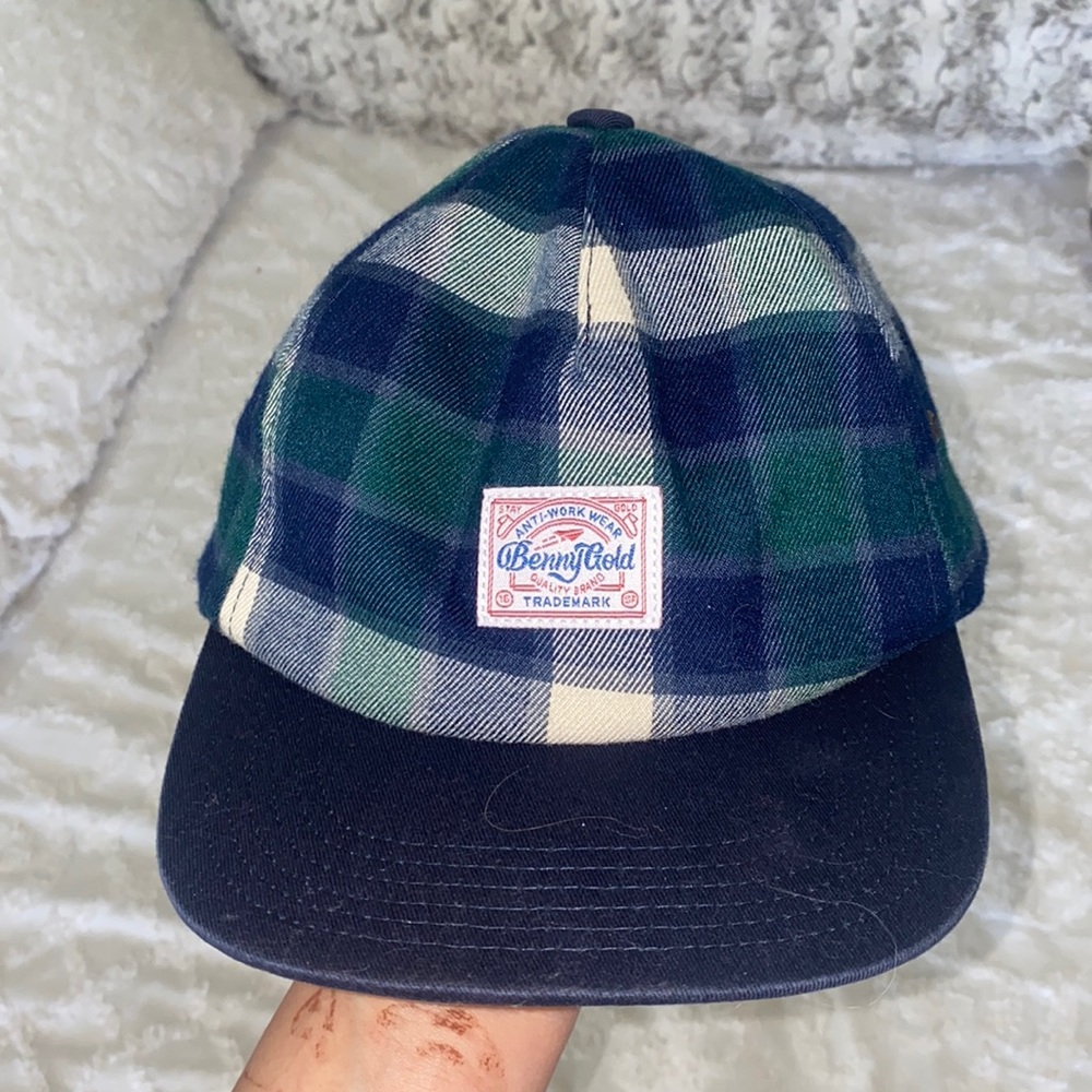Benny Gold blue and green hat